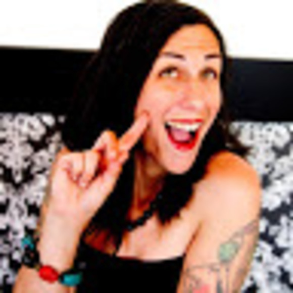 Meet your Posher, Jessica - Picture 1 of 1